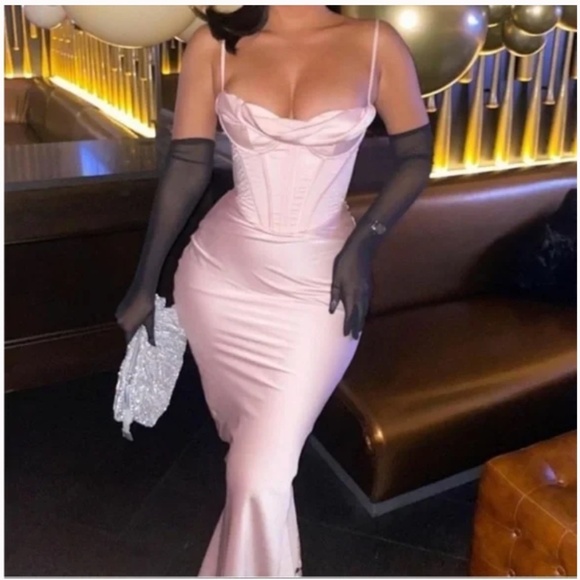 HOUSE OF CB 'Charmaine' Blush Pink Corset Maxi Dress NWOT‎ size L - Picture 1 of 13